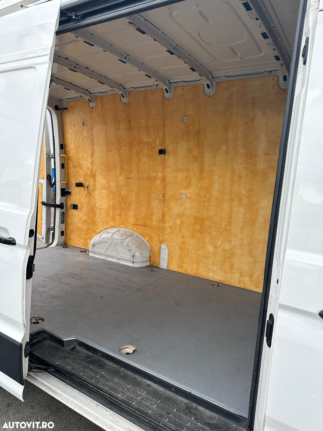 Volkswagen Crafter 3.5 CD Sasiu L3 FWD 103kW - 12