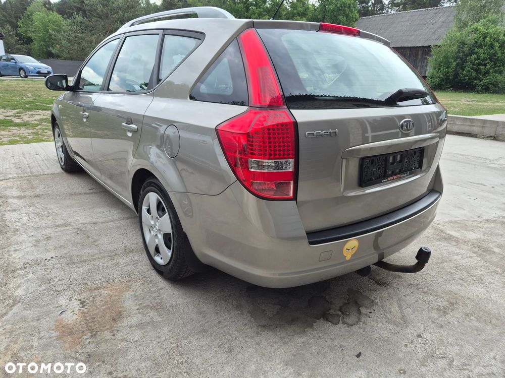 Kia Ceed - 7