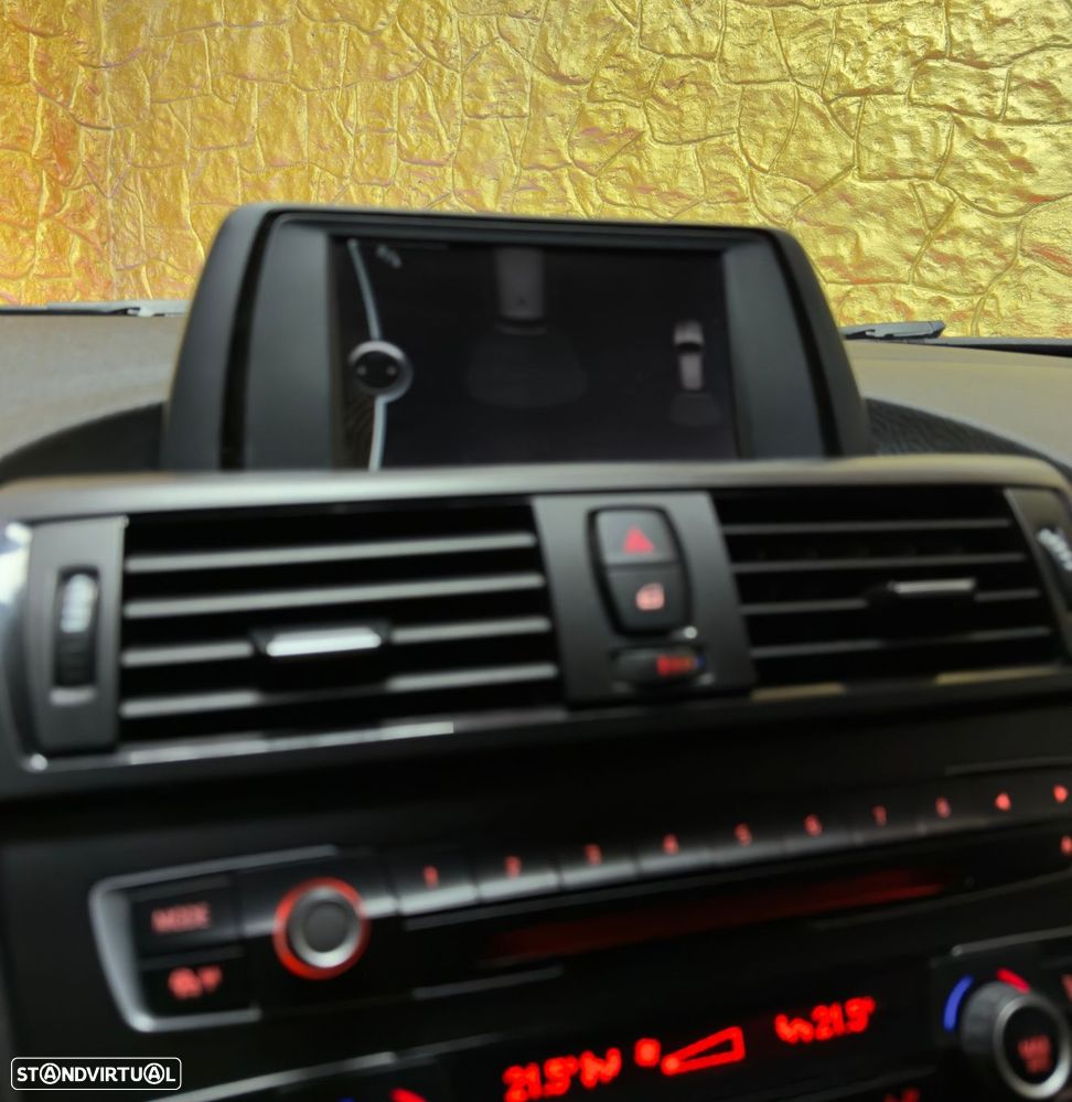 BMW 118 d Pack M - 17