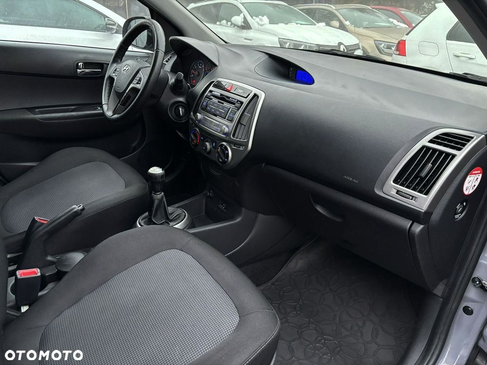 Hyundai i20 1.2 Fifa World Cup Edition - 27