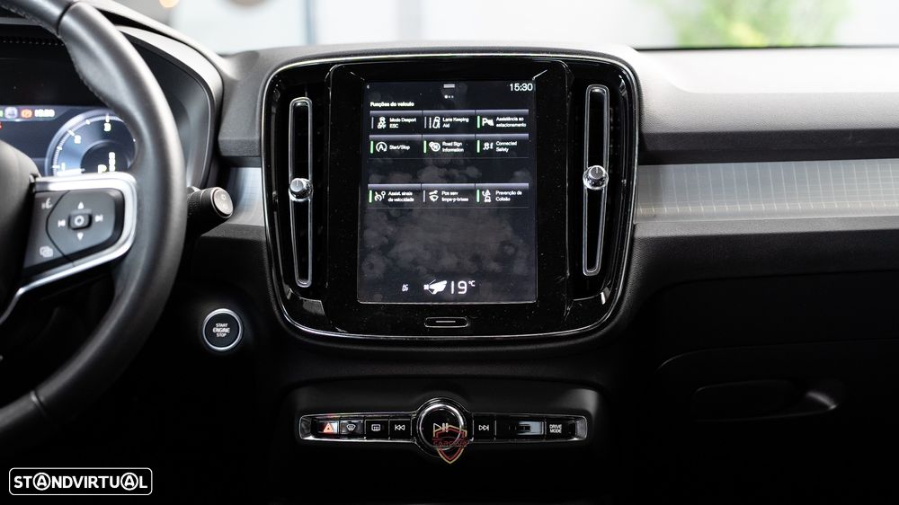 Volvo XC 40 2.0 D3 Momentum Geartronic - 27