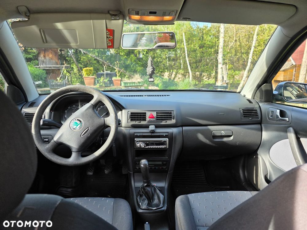 Skoda Octavia 1.6 Tour - 6