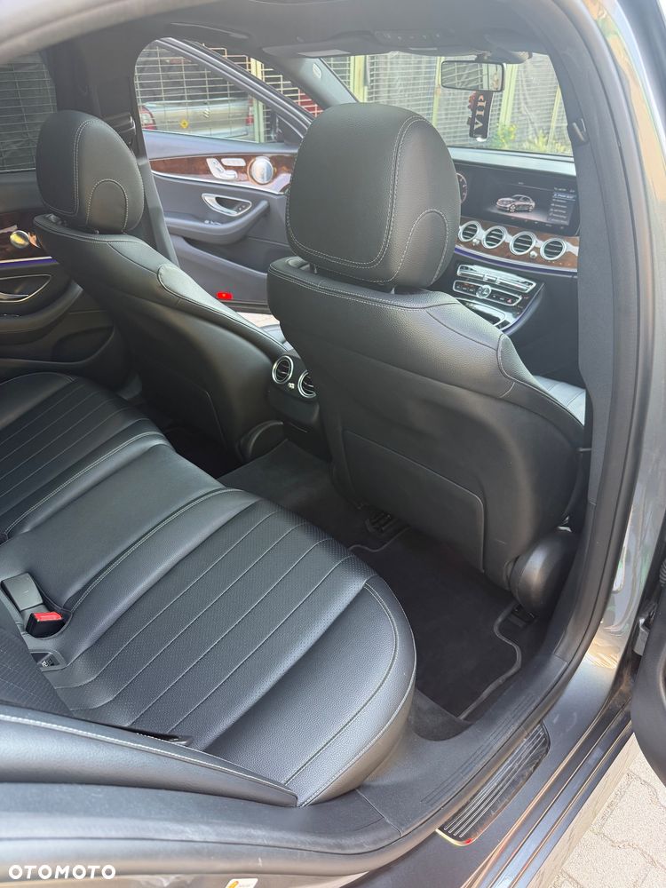 Mercedes-Benz Klasa E 300 9G-TRONIC AMG Line - 10