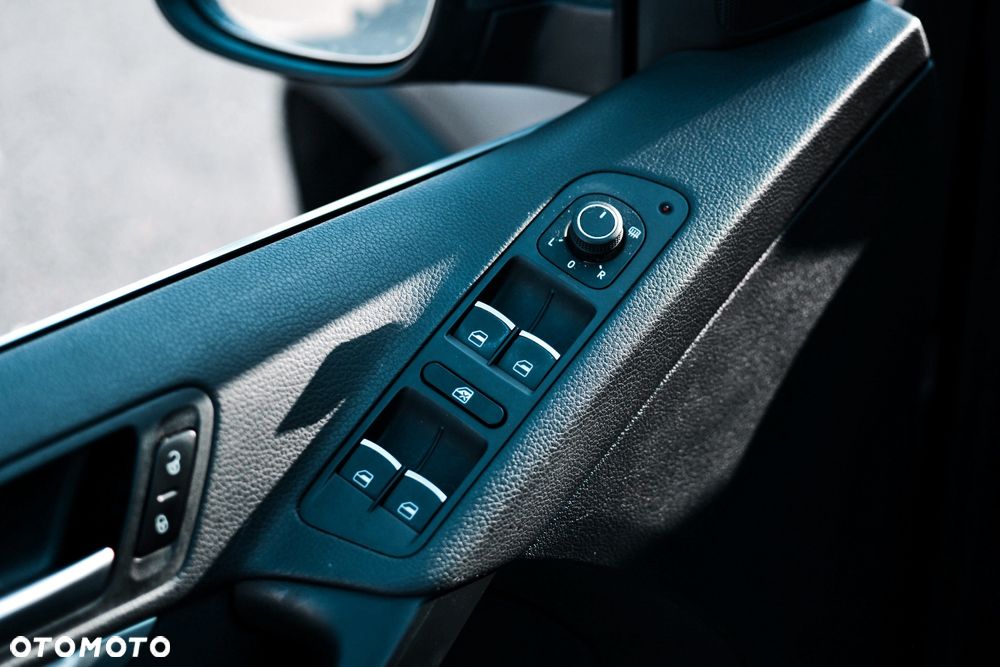 Volkswagen Tiguan 2.0 TDI SCR 4MOTION BlueMotion Technology DSG Sport & Style - 17