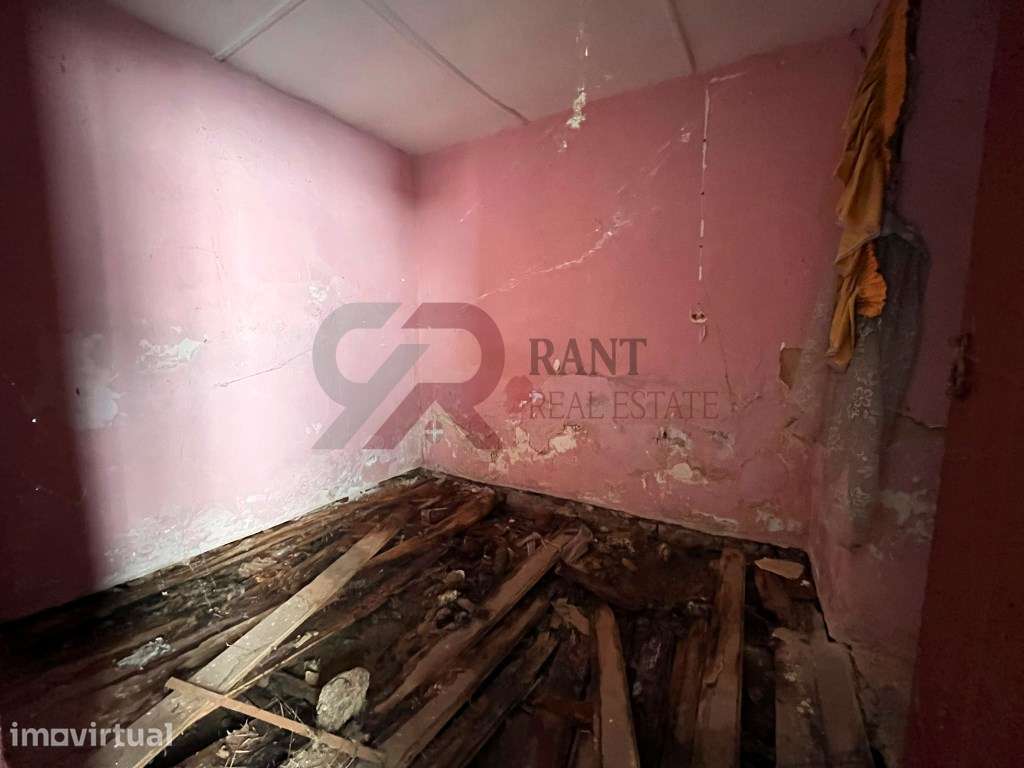 Moradia T2 para Recuperar em Caldas da Rainha - Grande imagem: 5/19