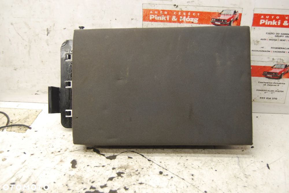 PODŁOKIETNIK KANAPY TYŁ TYLNEJ VW POLO IV 9N 5D - 1