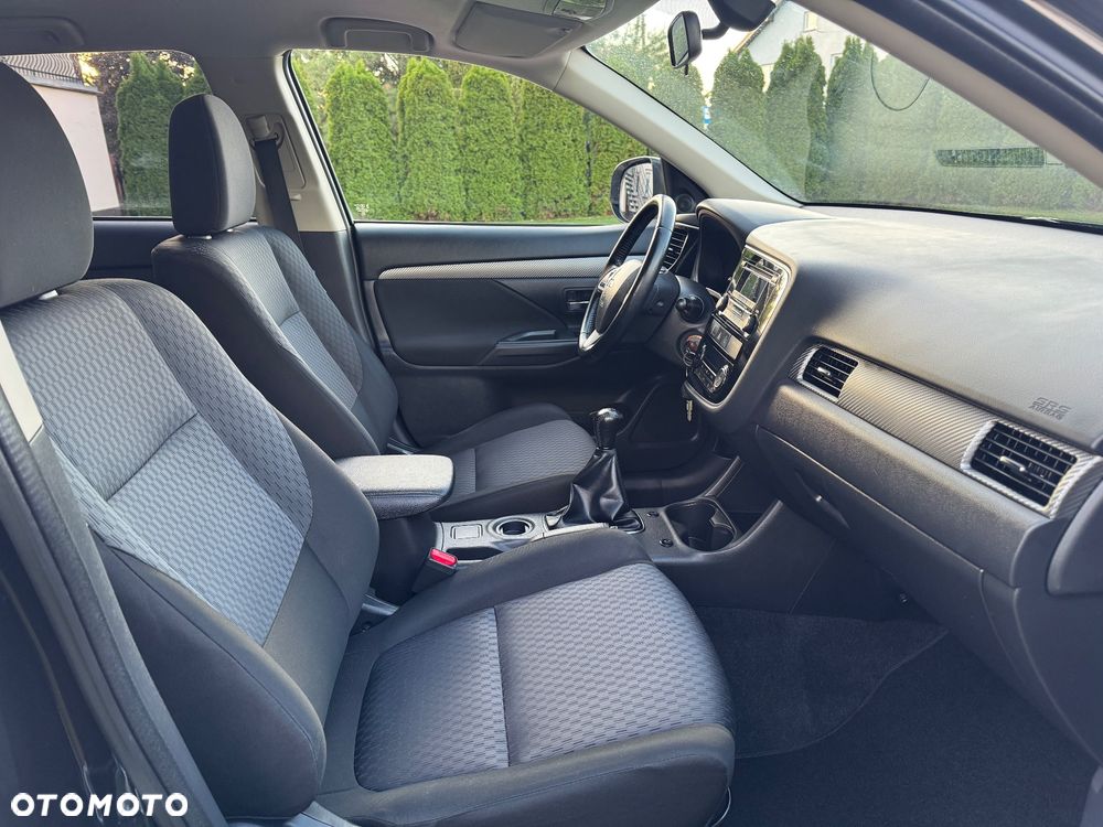 Mitsubishi Outlander 2.0 Intense 2WD - 15