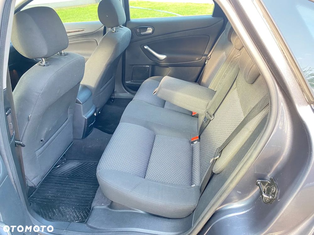 Ford Mondeo Turnier 2.0 TDCi Ambiente - 11