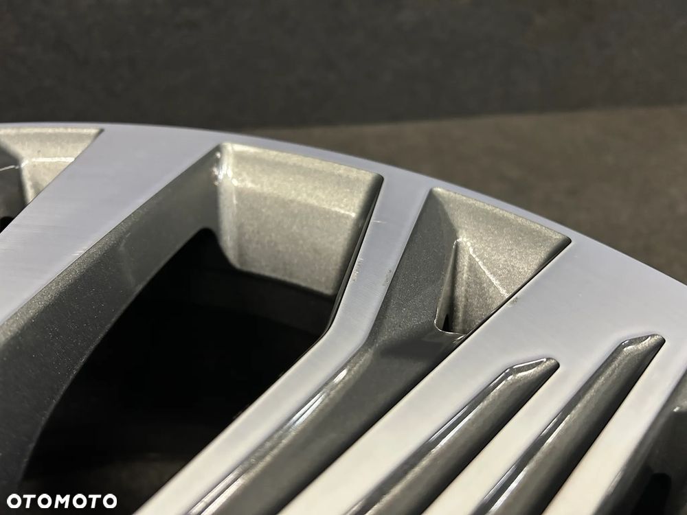 Alufelga Audi Q4 E-Tron 19 cali 5x112 1szt. ładna! 89A601025C - 5