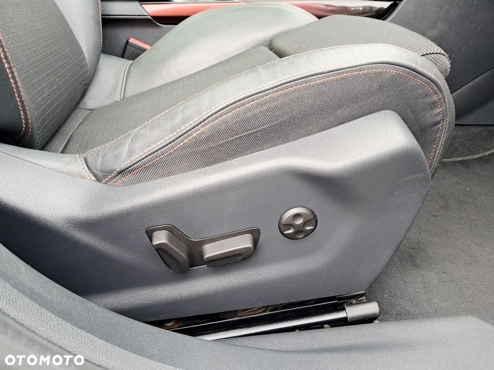 Peugeot 508 RXH Hybrid4 - 9