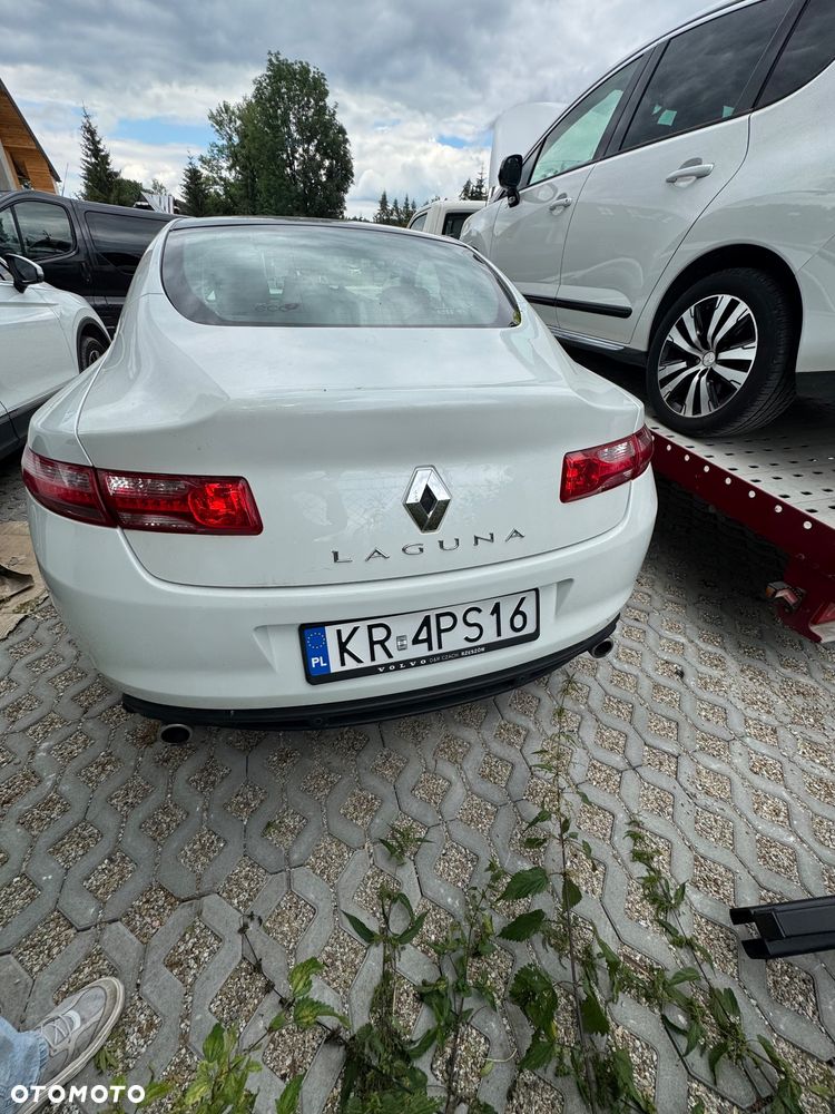 Renault Laguna ver-2-0-dci-monaco-gp2 - 5