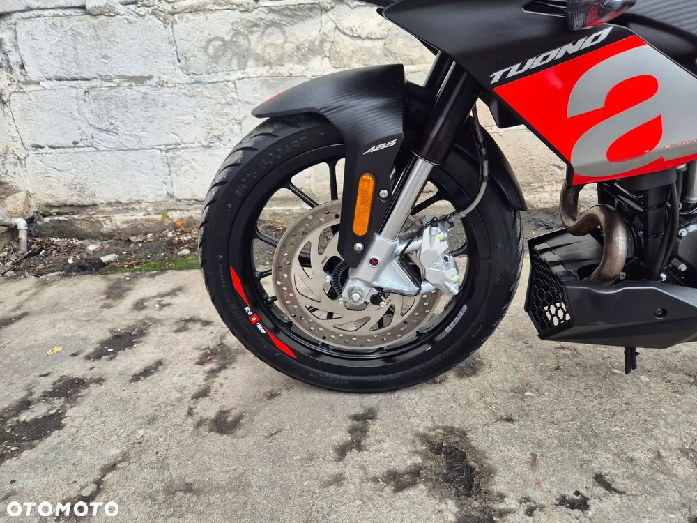 Aprilia Tuono - 19