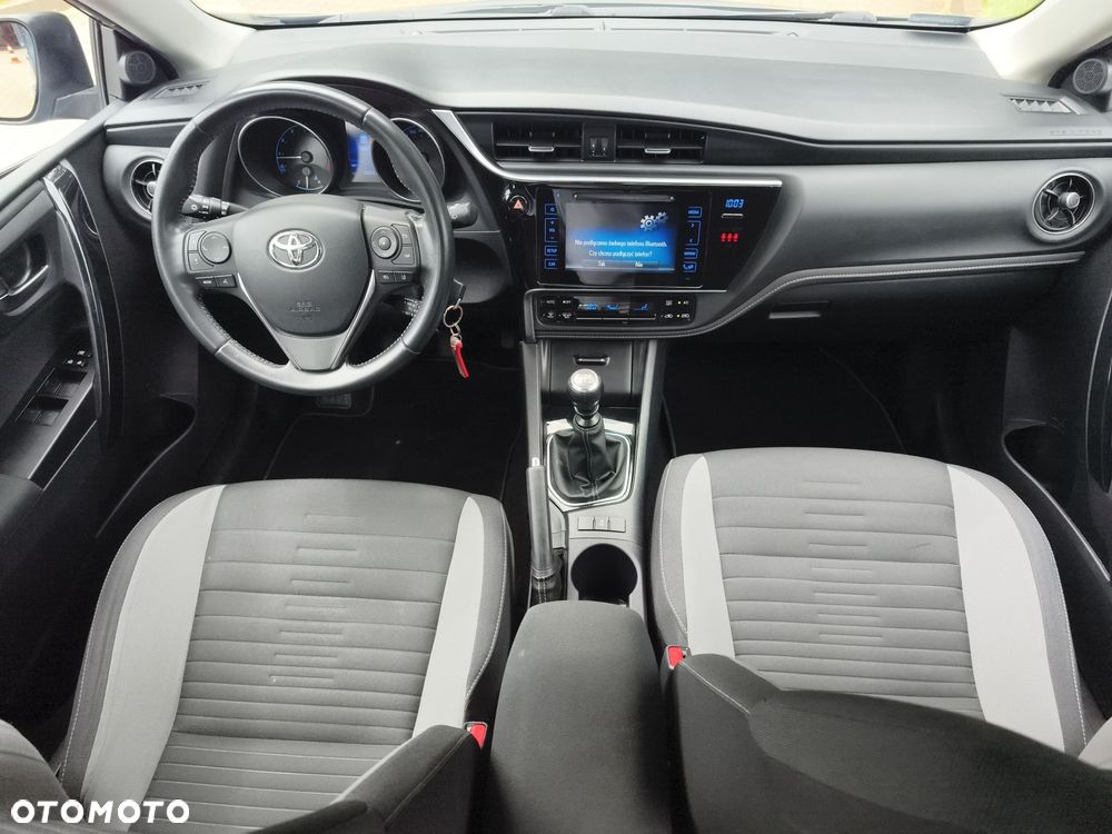 Toyota Auris - 11