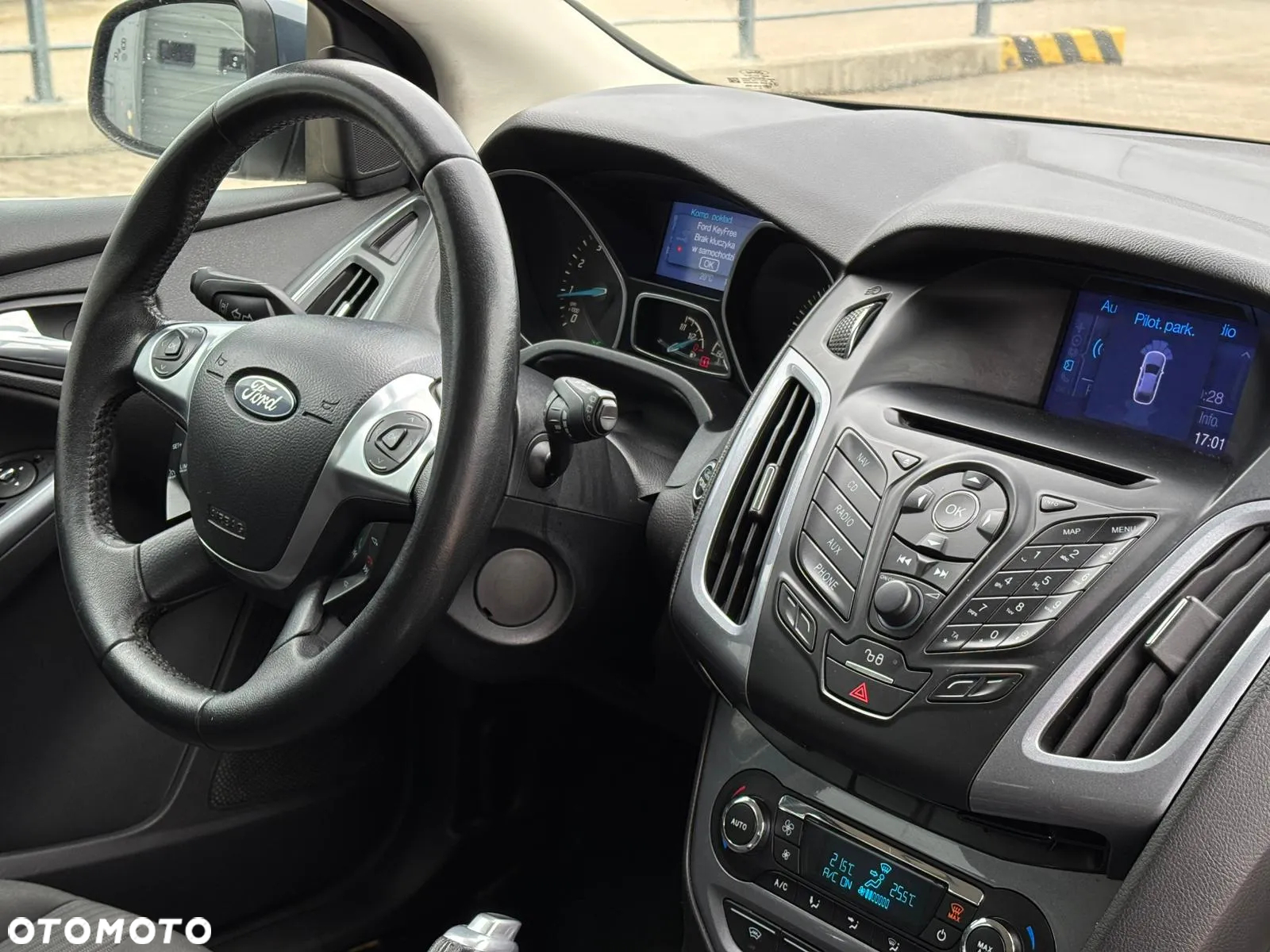 Ford Focus 1.6 EcoBoost Titanium - 19
