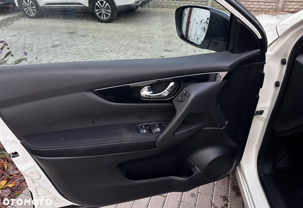 Nissan Qashqai 1.6 DCi Xtronic N-Connecta - 28