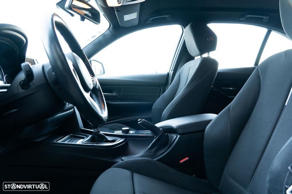 BMW 318 d Line Sport - 6