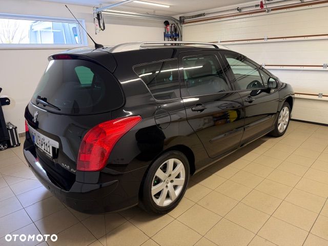 Peugeot 308 1.6 Premium - 16
