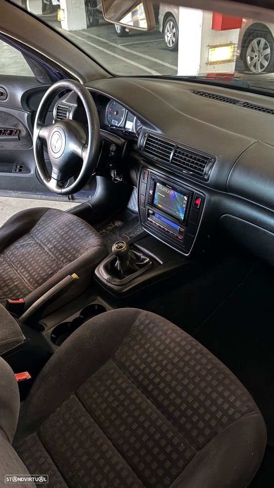 VW Passat 1.9 TDi Comfortline - 11