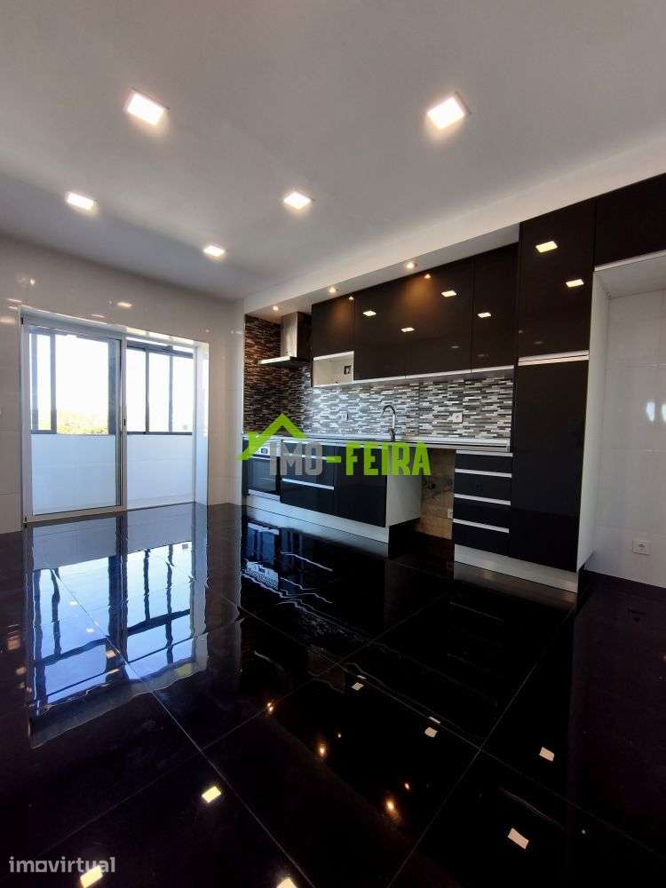 T3com suite,126m², varandas e garagem || Santa Maria da Feira - Grande imagem: 5/32