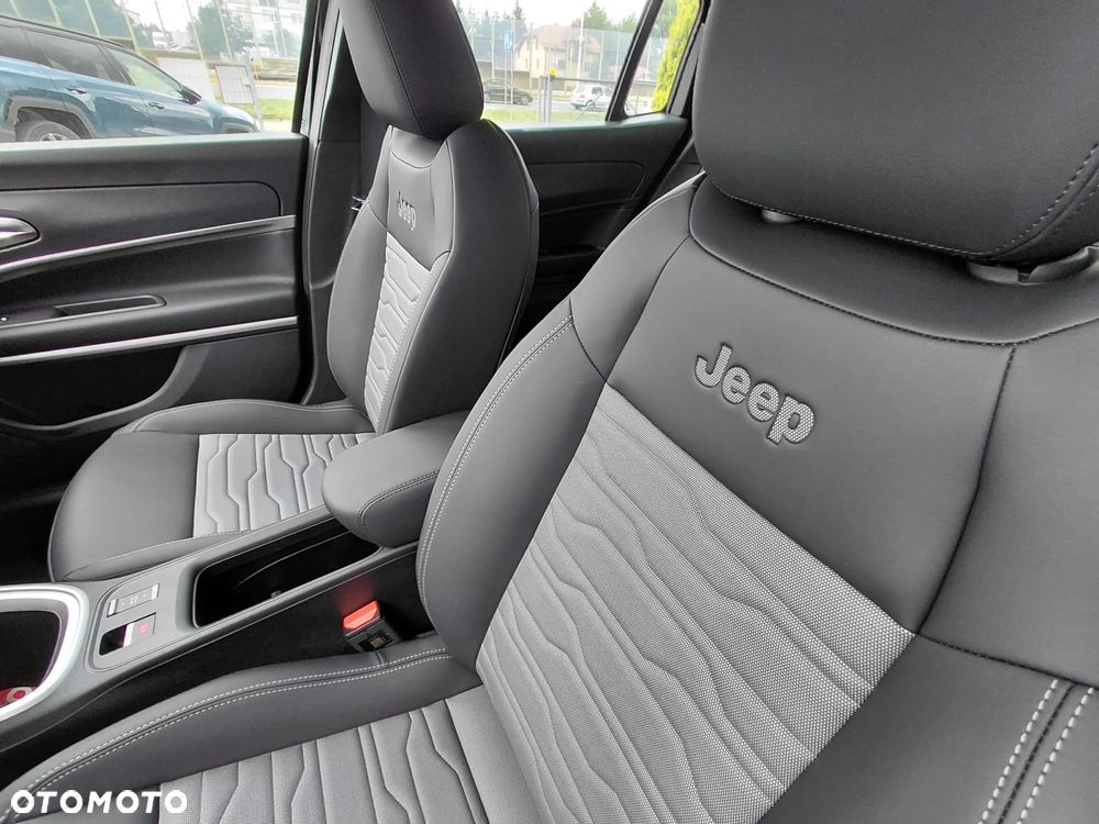 Jeep Avenger 1.2 T3 mHEV Upland 4xe eDCT6 - 16