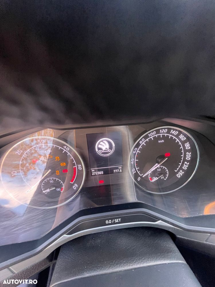 Skoda Superb 2.0 TDI 4X4 DSG L&K - 12