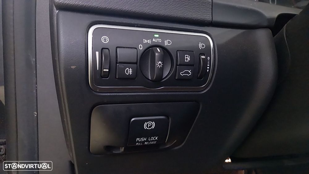 Volvo V60 D6 Plug-In-Hybrid AWD Geartronic Summum - 8