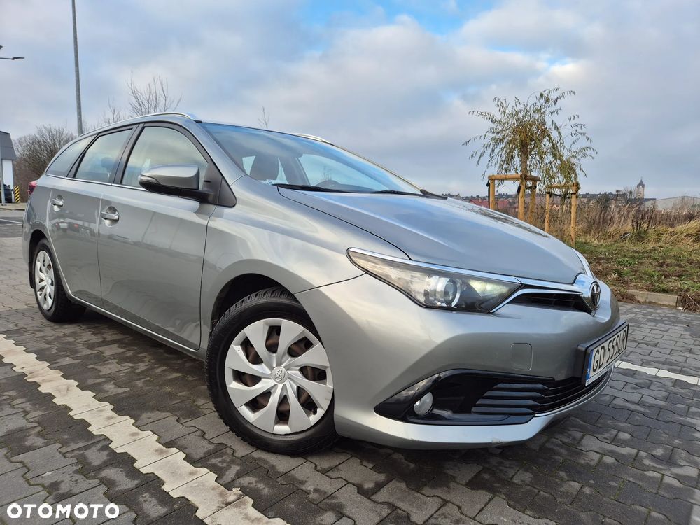 Toyota Auris 1.6 Premium - 7