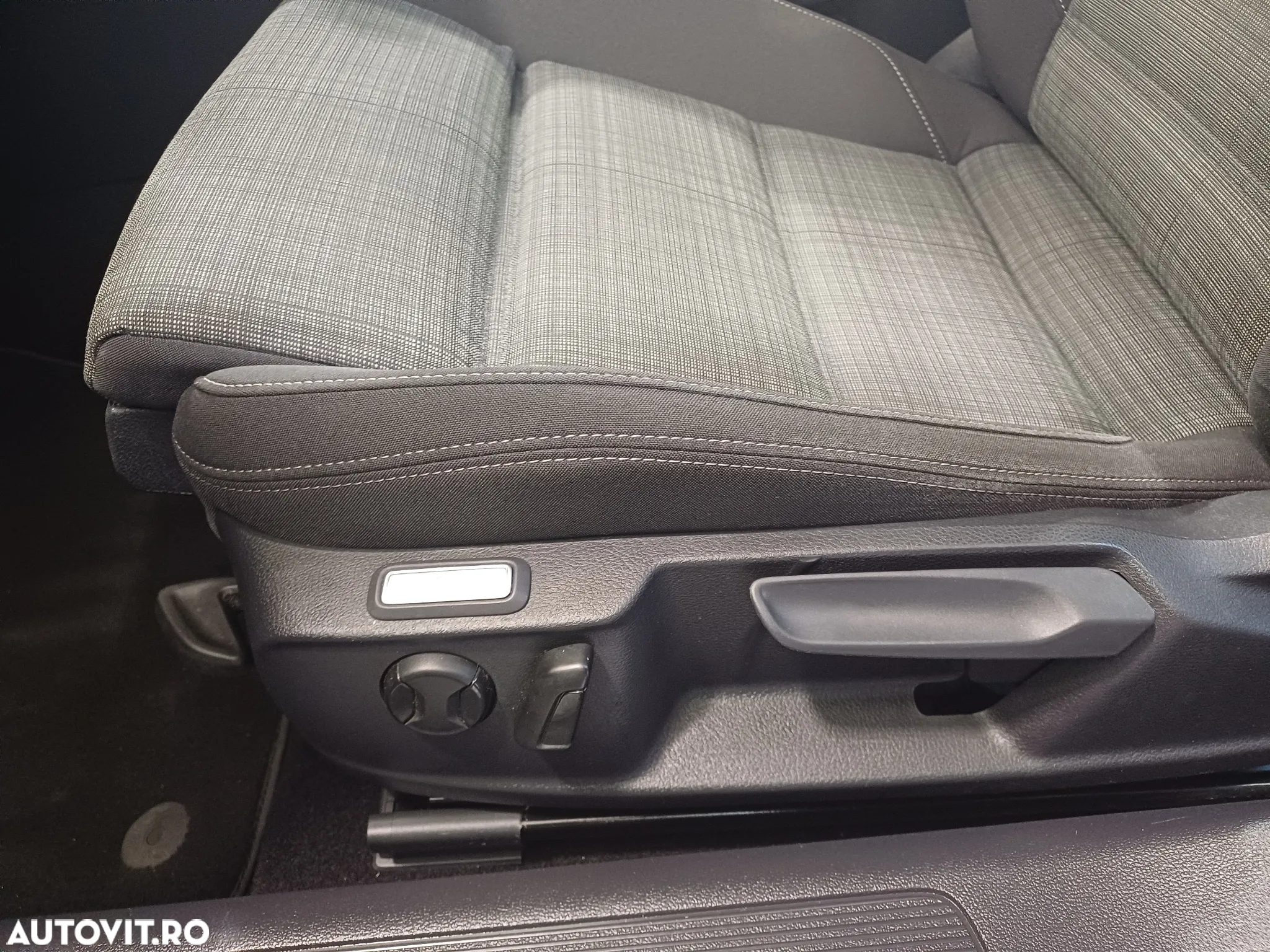 Volkswagen Passat 2.0 TDI DSG Comfortline - 10