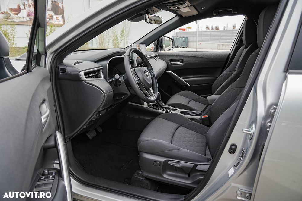 Toyota Corolla Cross - 16