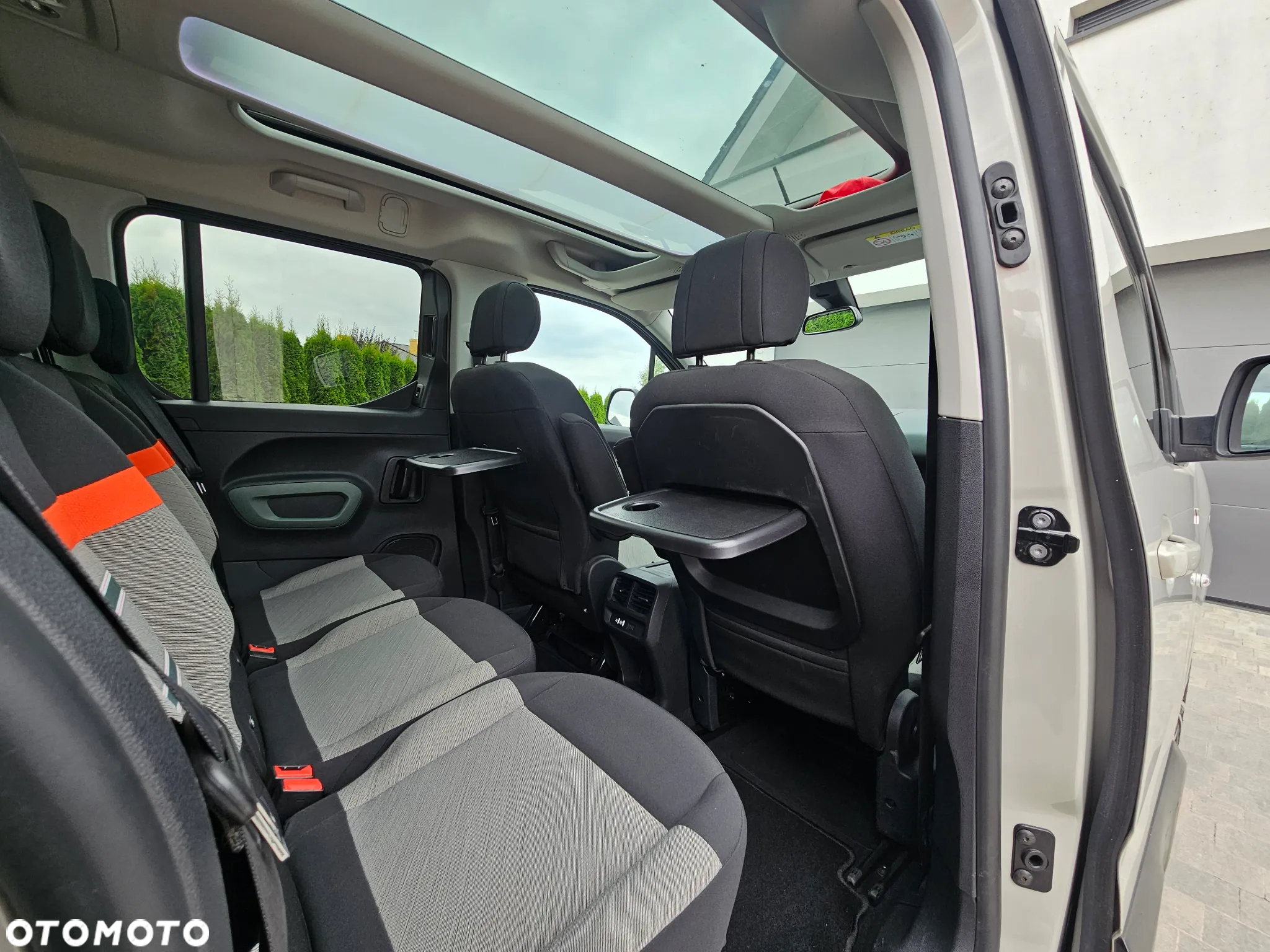 Citroën Berlingo M PureTech 130 EAT8 SHINE - 6