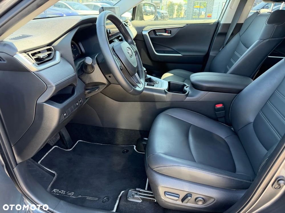 Toyota RAV4 - 6