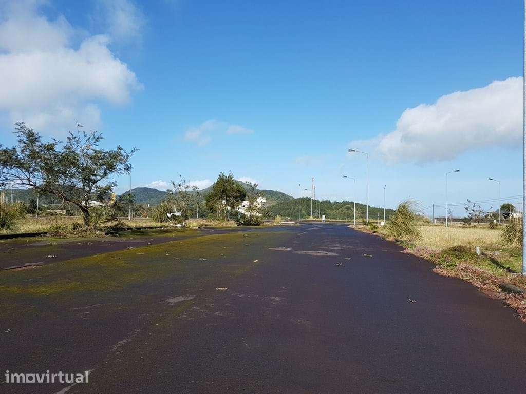 Lote destinado a construção industria / comercial - Grande imagem: 2/3