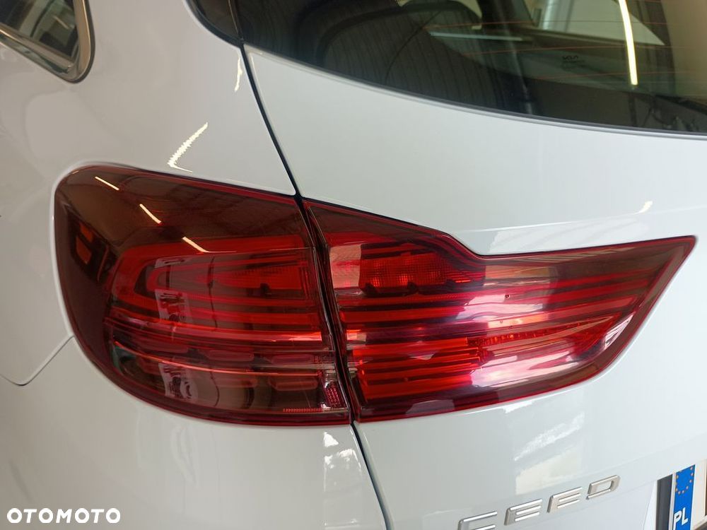 Kia Ceed - 9