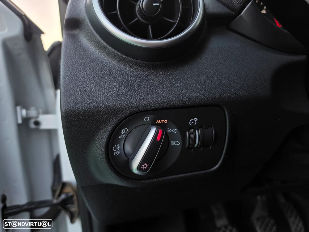 Audi A1 1.6 TDI S-line - 28