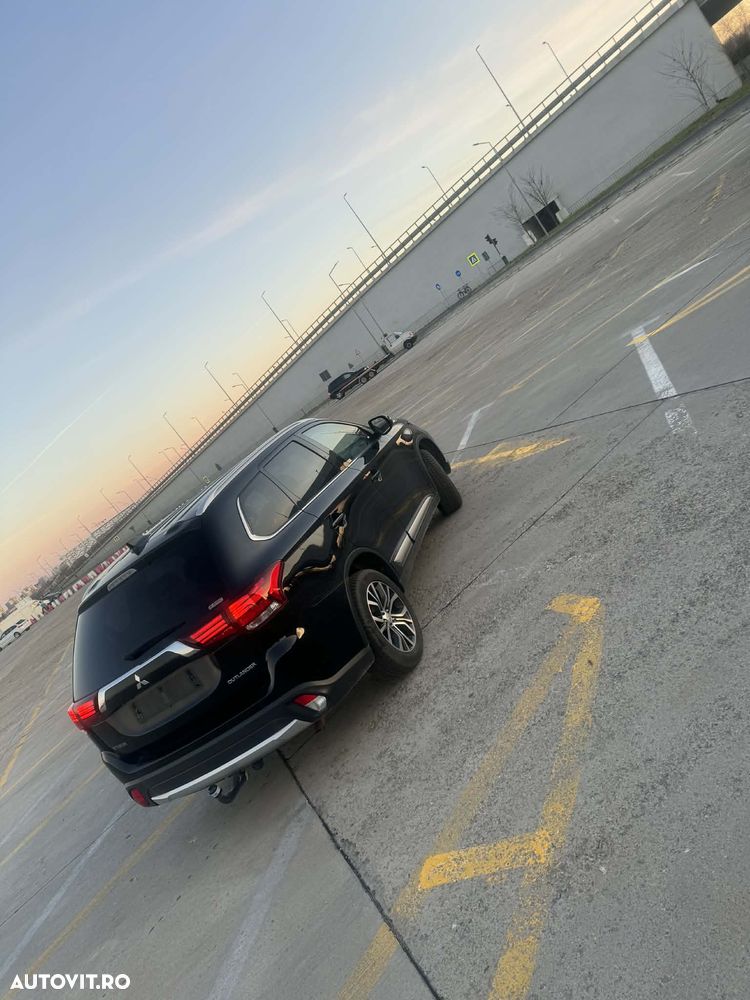 Mitsubishi Outlander - 14