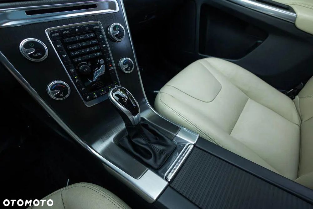 Volvo XC 60 T6 AWD Inscription - 13
