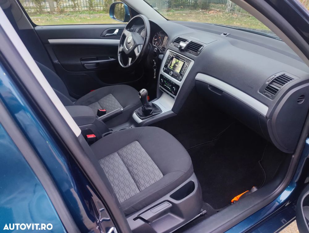 Skoda Octavia 1.4 TSI Bussiness - 10