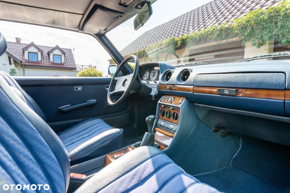 Mercedes-Benz W123 - 19