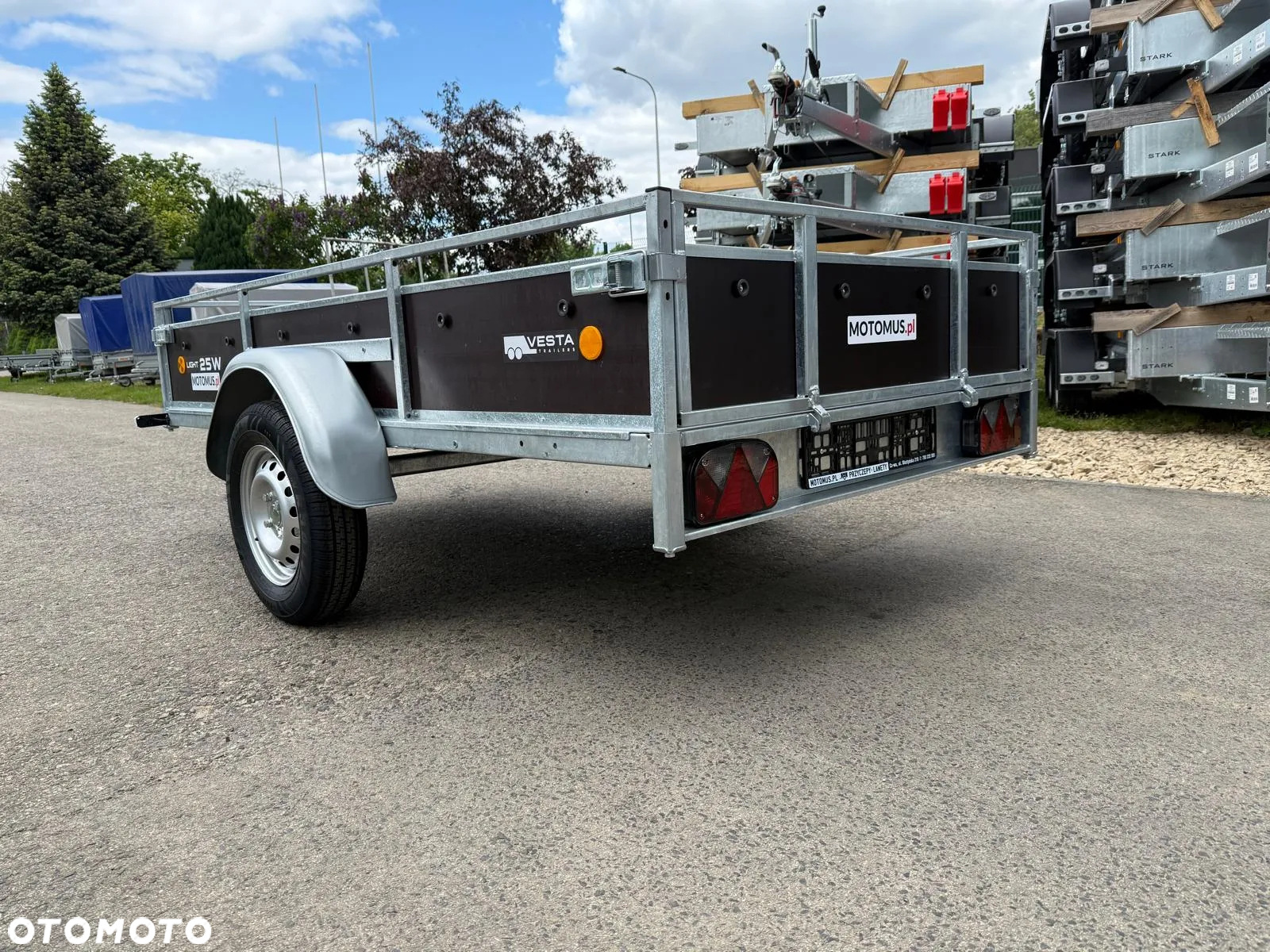 Inny Przyczepa VESTA LIGHT 25W 251x135x39 cm WYSOKIE BURTY ze sklejki spawana rama Częstochowa MOTOMUS - 9