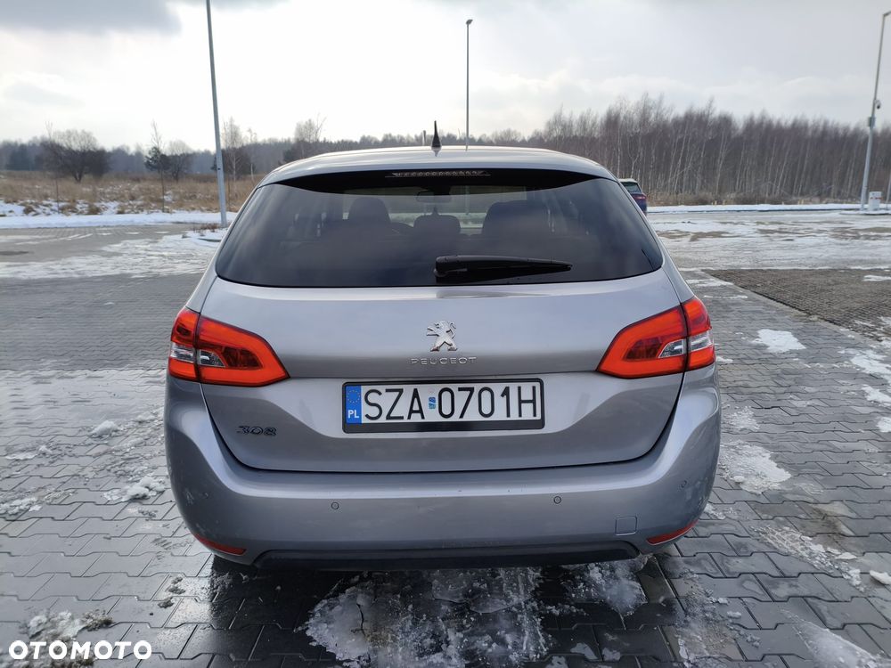Peugeot 308 - 8