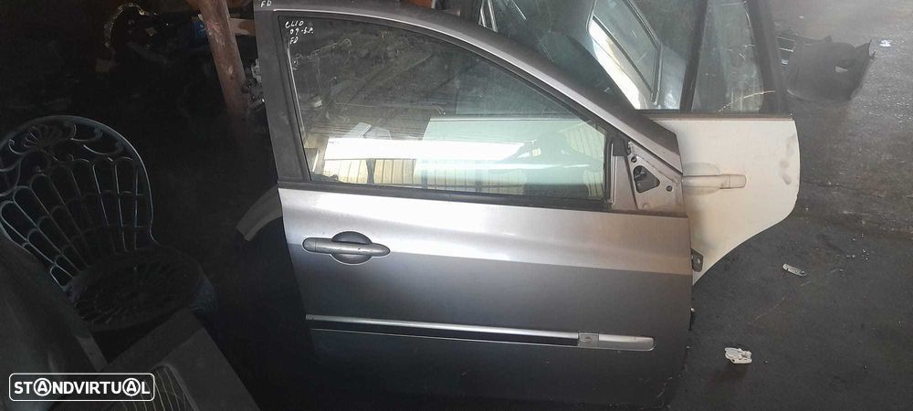 Porta frente direita clio de 2009 - 1