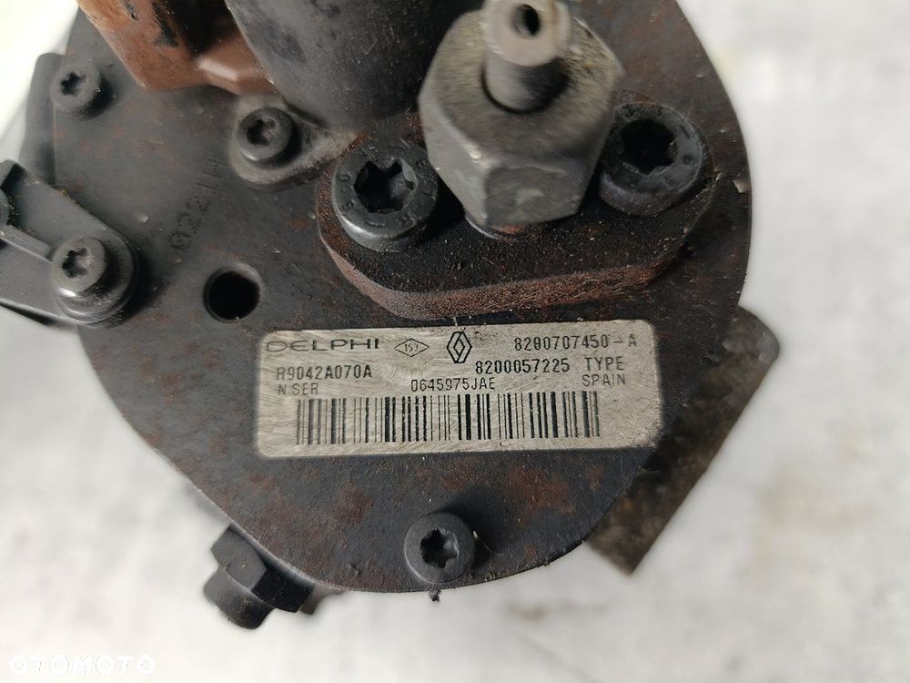 POMPA WTRYSKOWA RENAULT CLIO III 8200707450-A 8200057225  R9042A070A DELPHI - 3