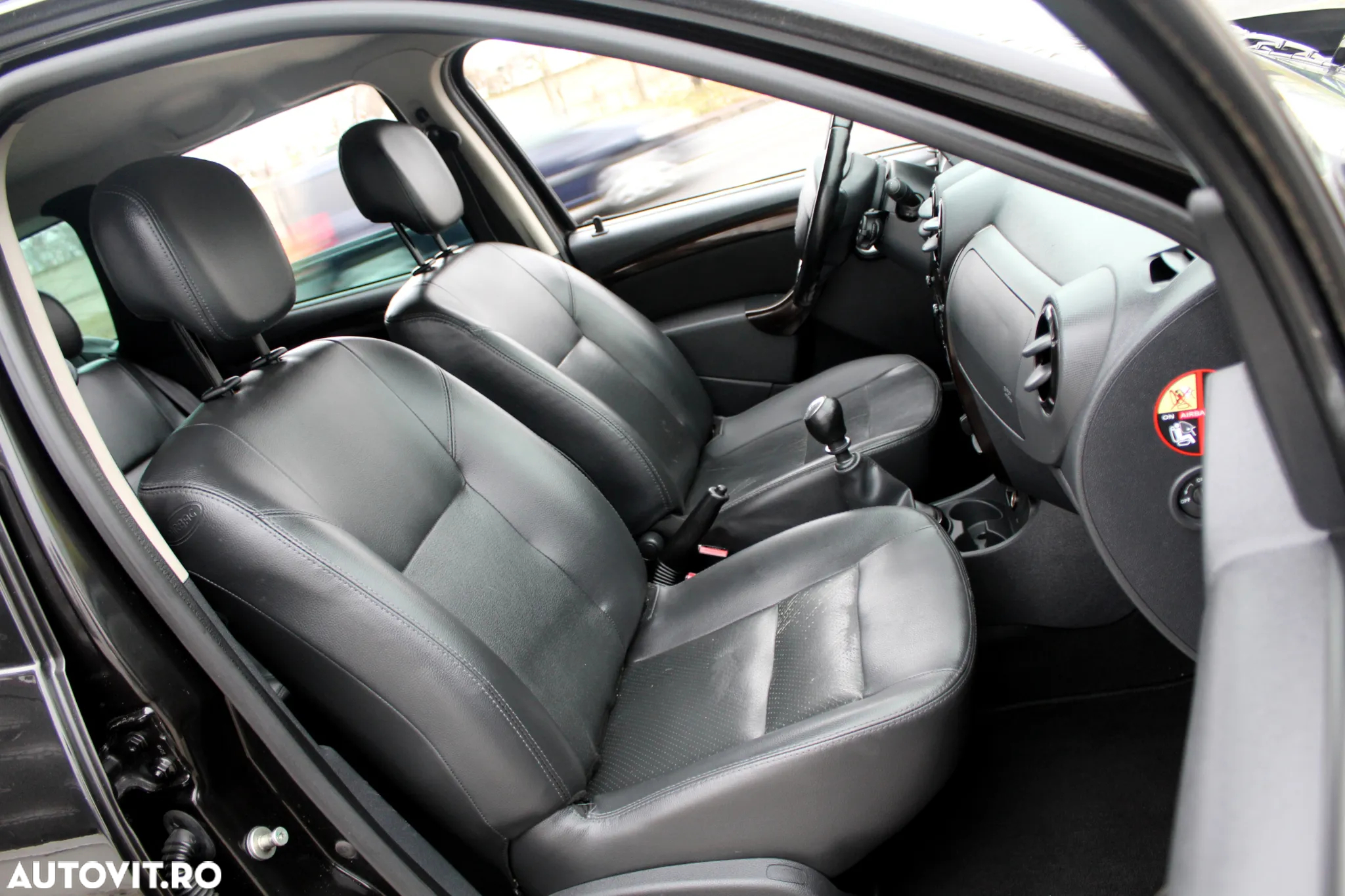 Dacia Duster dCi 110 FAP 4x2 Prestige - 9