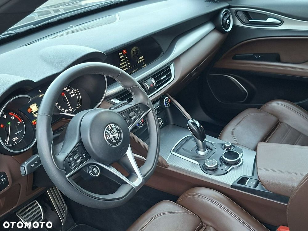 Alfa Romeo Stelvio 2.0 Turbo Veloce Q4 - 35