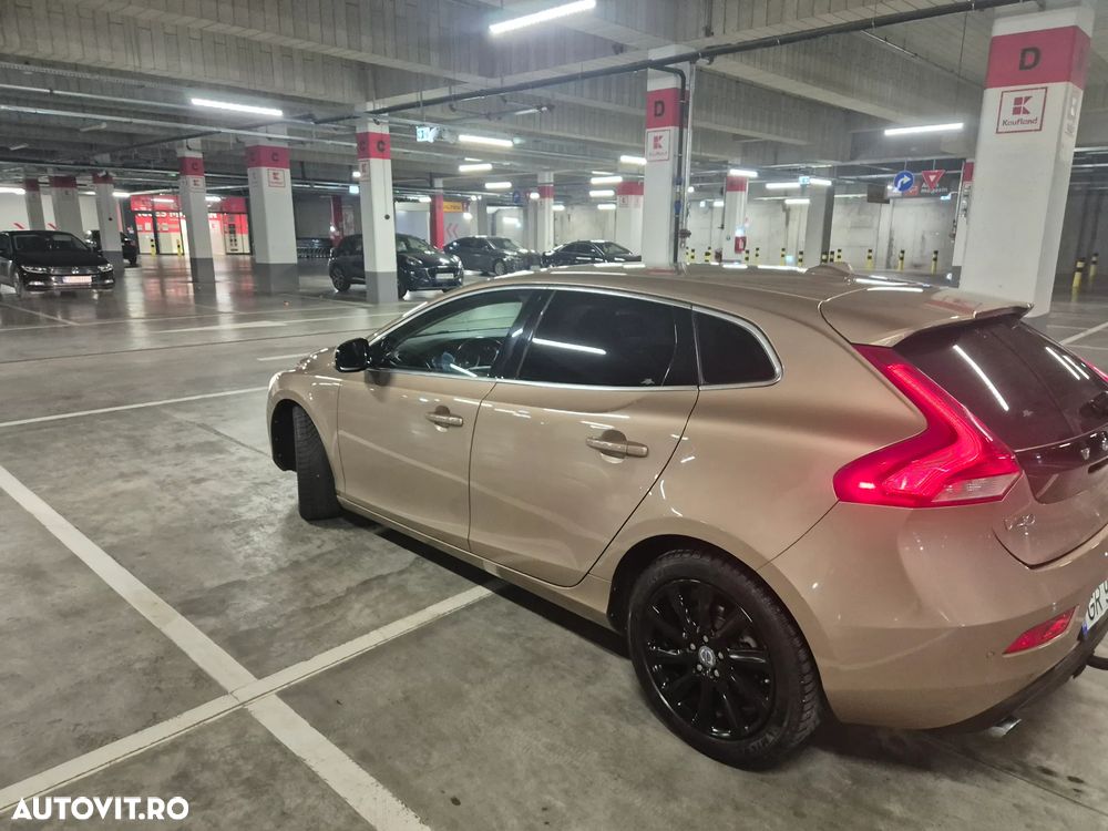 Volvo V40 D4 VEA R-Design - 6