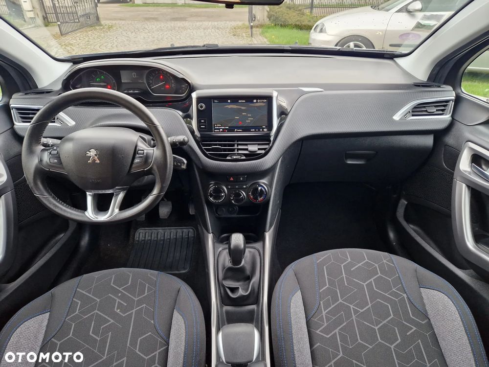 Peugeot 2008 1.2 Pure Tech Style - 22