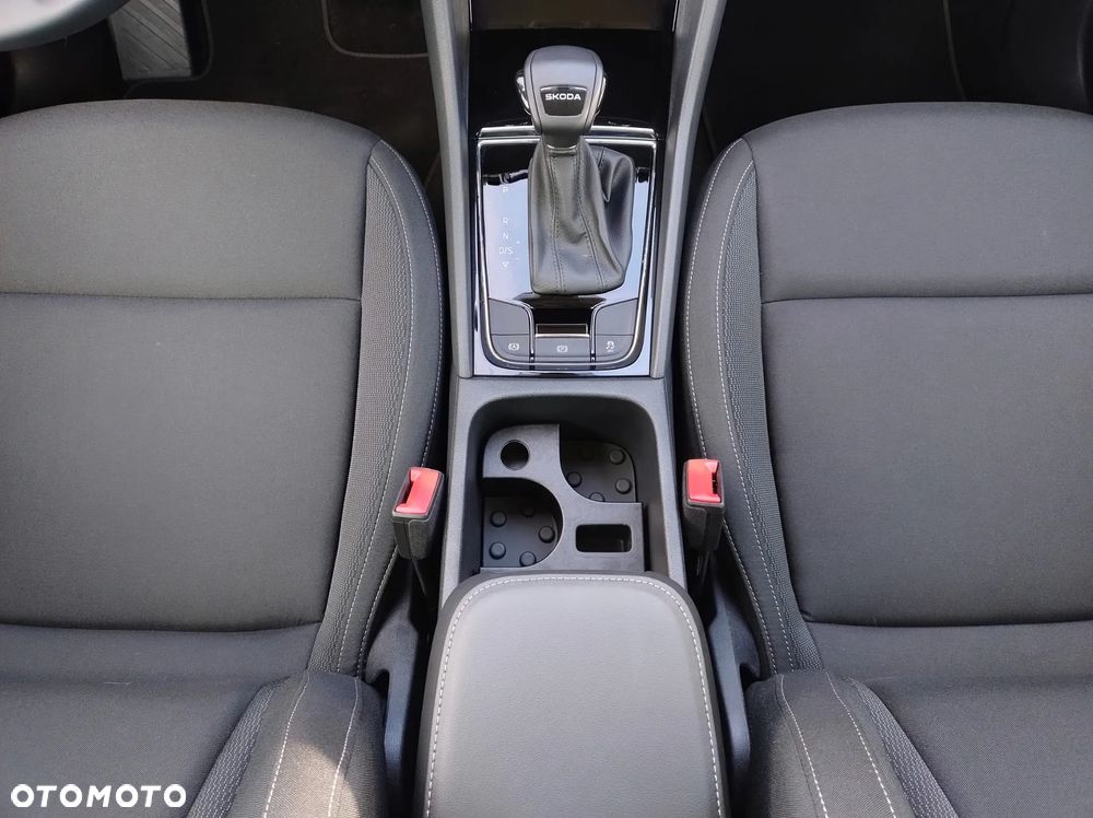 Skoda Karoq 1.5 TSI ACT Selection DSG - 12