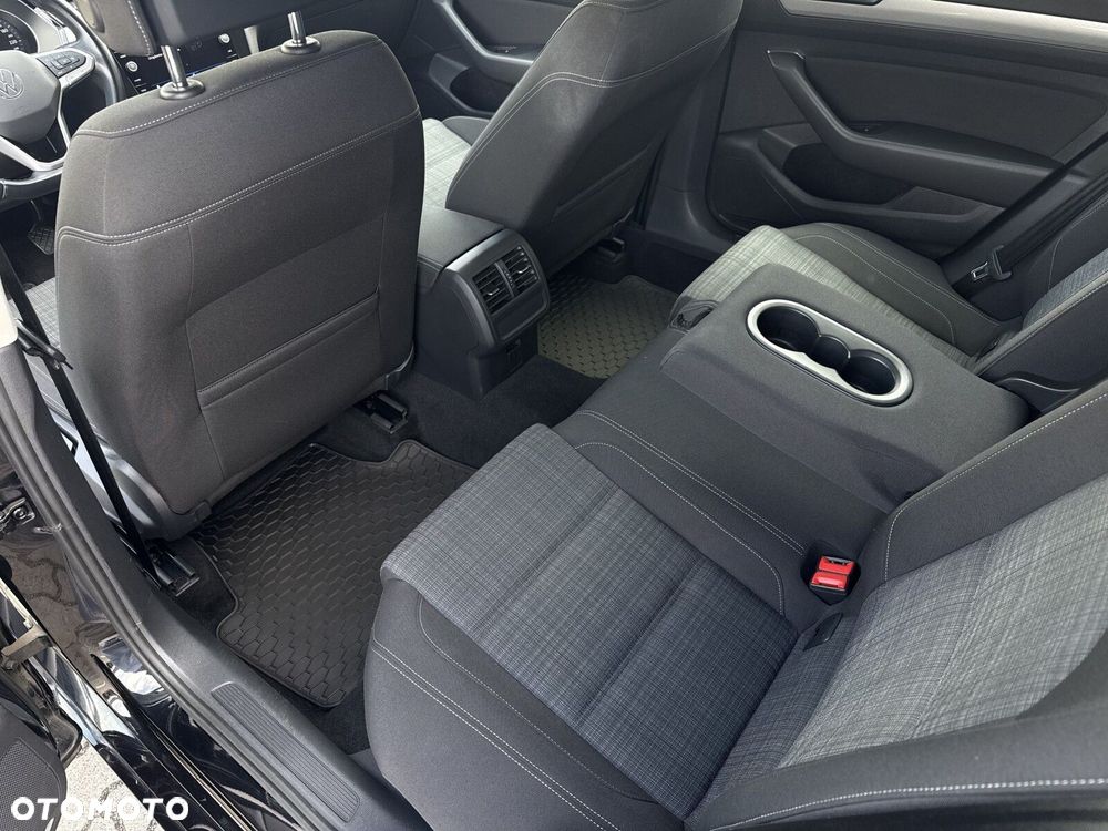 Volkswagen Passat Variant 2.0 TDI EVO Business - 30