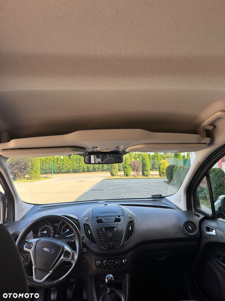 Ford Tourneo Courier 1.0 EcoBoost Titanium - 10