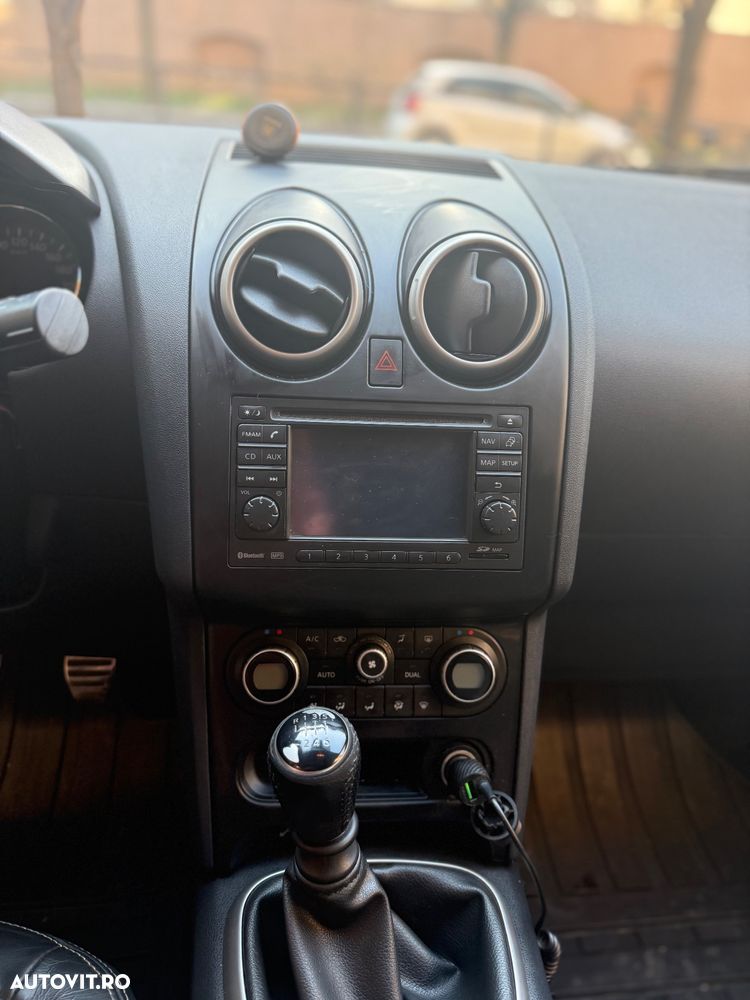 Nissan Qashqai+2 2.0 dCi DPF 4x4 tekna - 9